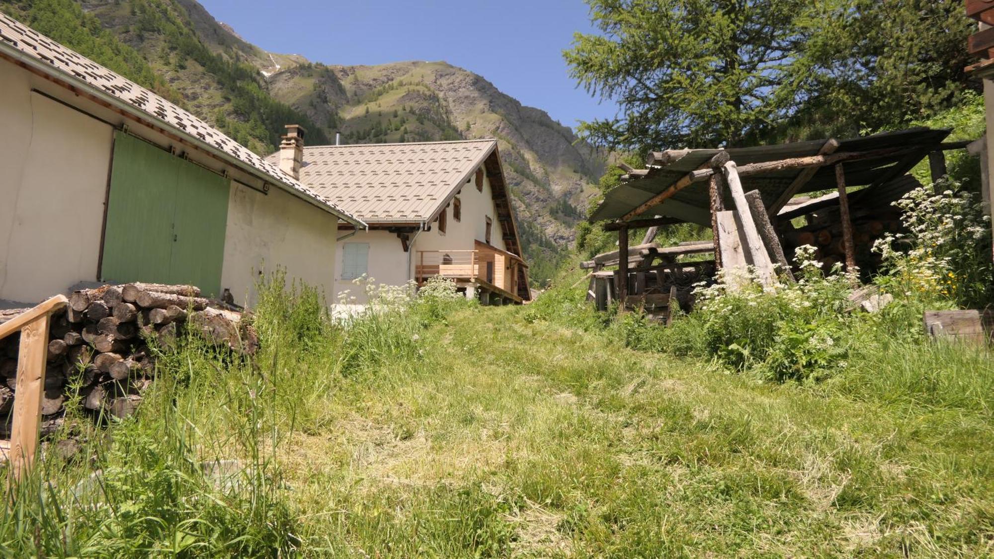 Ferienwohnung Le Grenier Du Roux Abriès Exterior foto